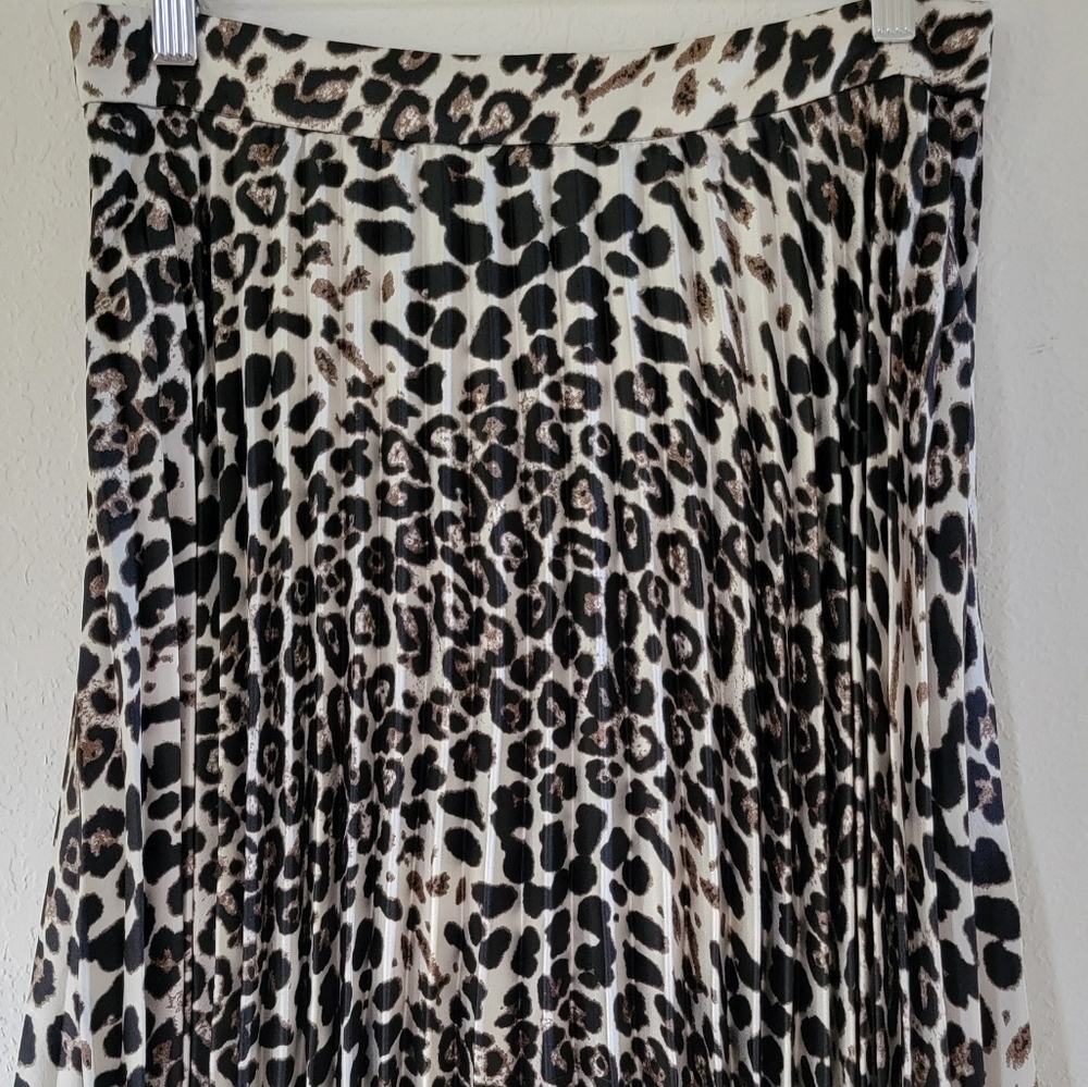 Do+Re Pleated Leopard Print Midi Skirt L. - image 8